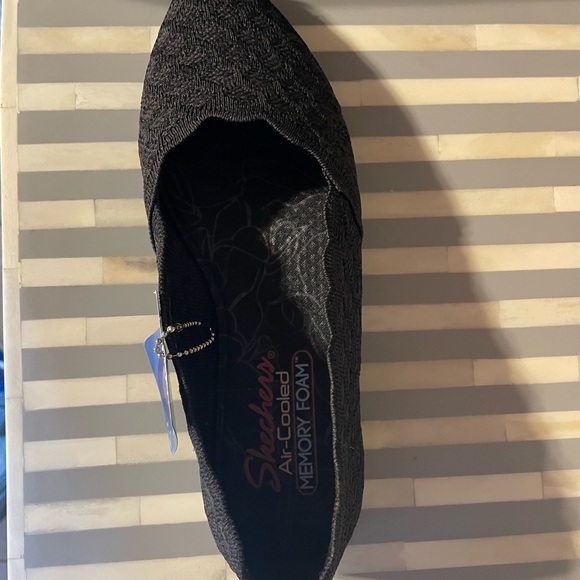 New Skechers Women's Cleo Newford Scalloped Knit Skimmer. Size 7.5 brand new! - Picture 4 of 4